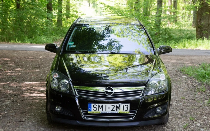 Opel Astra cena 18000 przebieg: 169900, rok produkcji 2008 z Orzesze małe 379